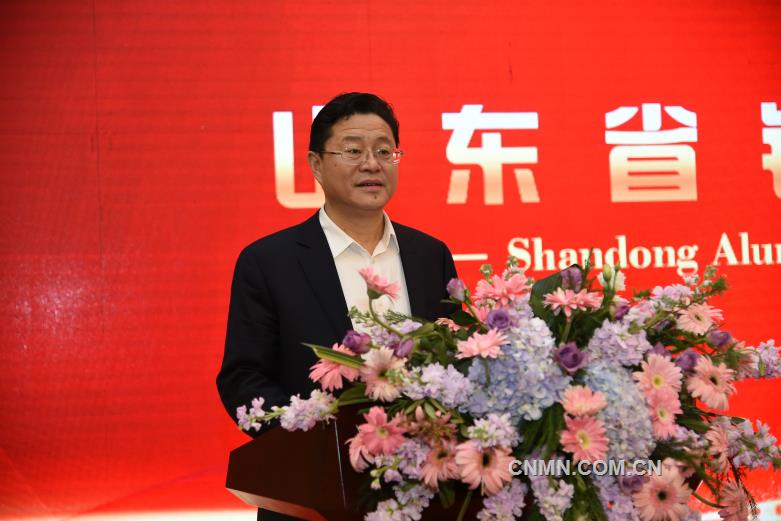 濱州市工信局局長(zhǎng)趙春良主持成立大會(huì)